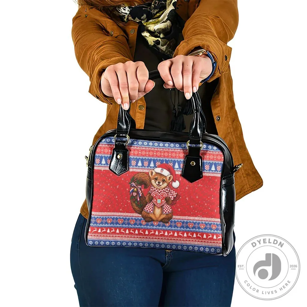 Christmas Squirrel Wearing Santa Hat And Scarf Shoulder Handbag
